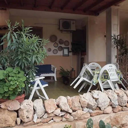 לינה וארוחת בוקר Glaukopis